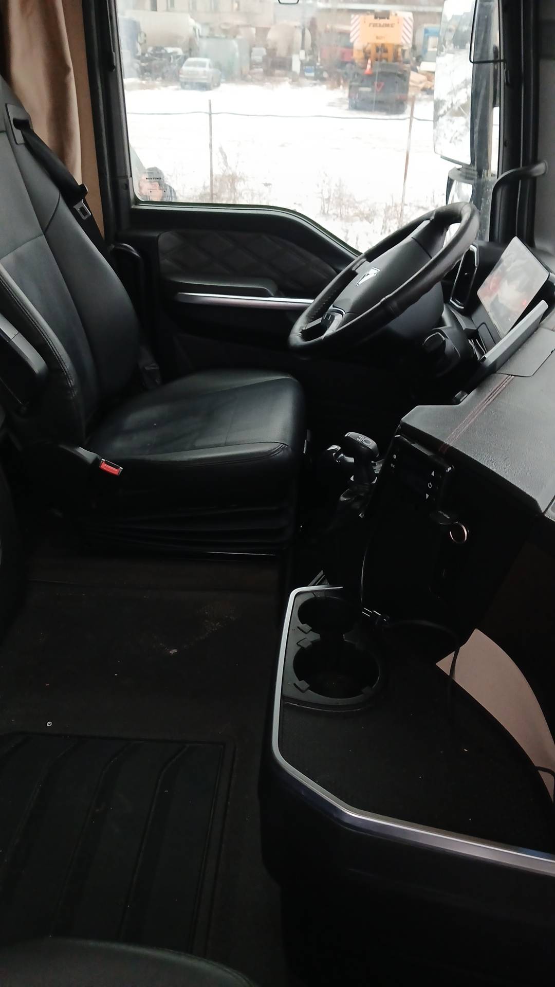 Sitrak C7H MAX ZZ4186V391HE,  297 622 км, 2023 года в лизинг