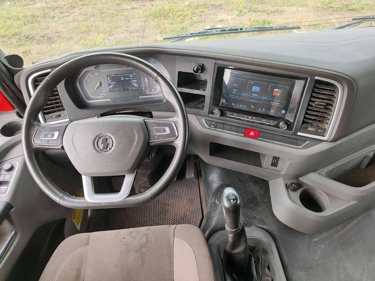 Shacman SX33186V366,  199 693 км, 2024 года в лизинг