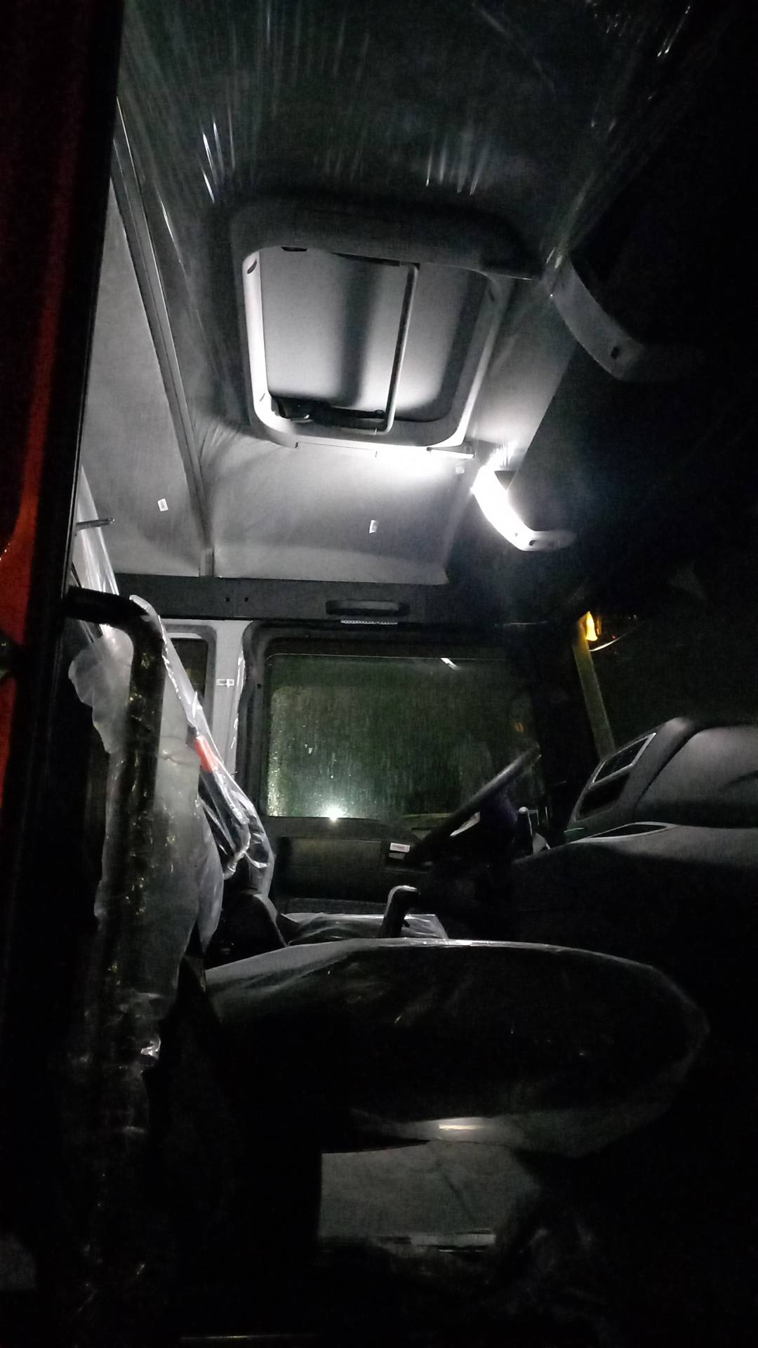 Sitrak ZZ3316V466ME,  70 000 км, 2024 года в лизинг