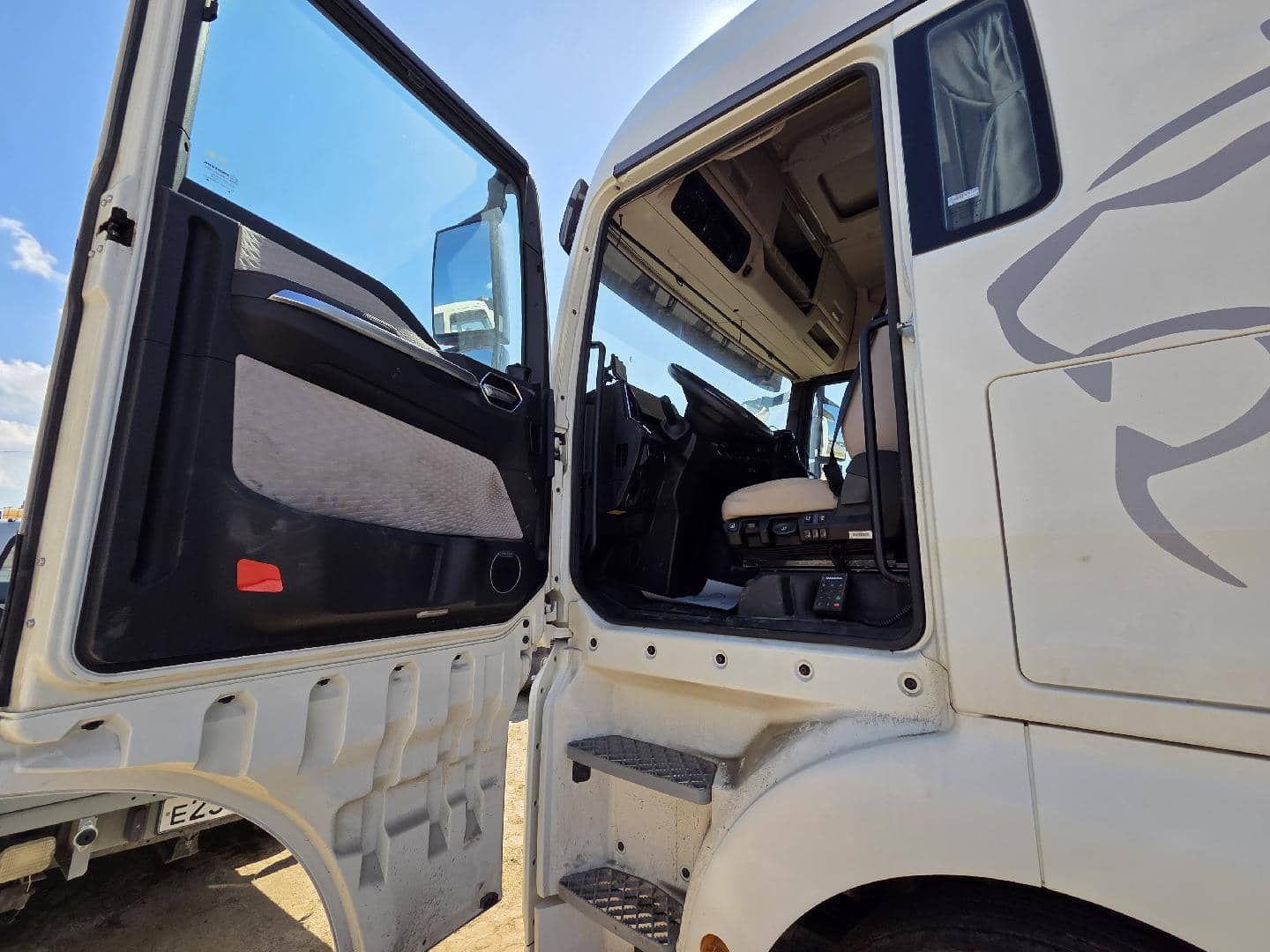 Sitrak C7H MAX ZZ4186V391HE,  316 497 км, 2023 года в лизинг