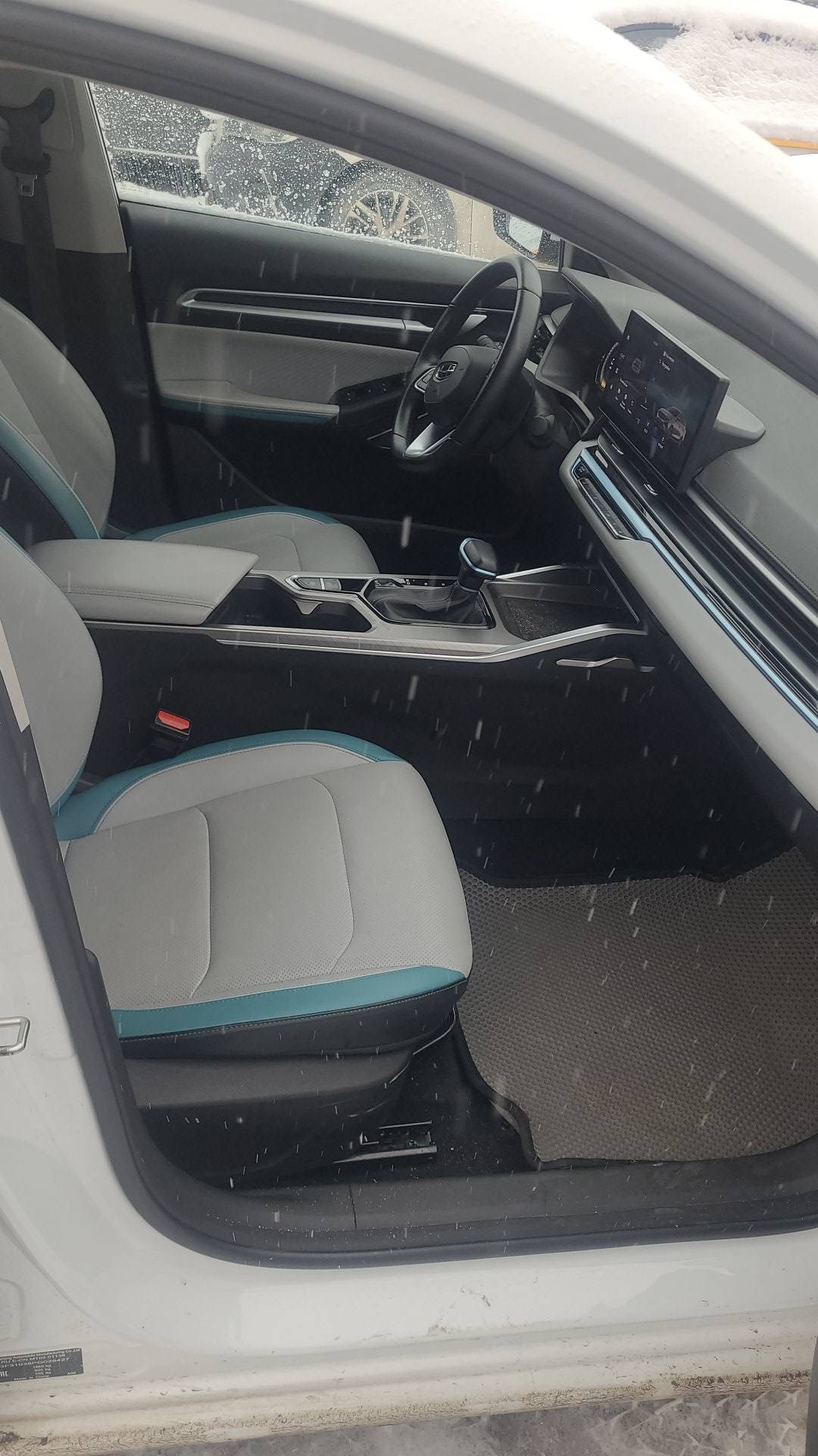 Geely Emgrand,  125 000 км, 2023 года в лизинг