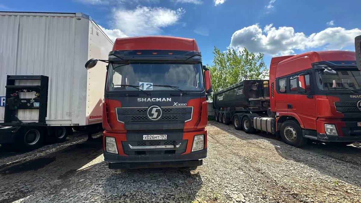 Shacman SX42584W324C,  236 943 км, 2022 года в лизинг