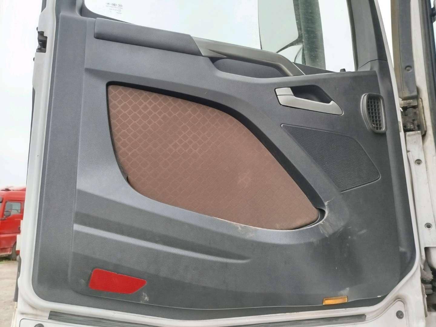 FAW CA4180P77K25E5 4x2,  547 514 км, 2023 года в лизинг