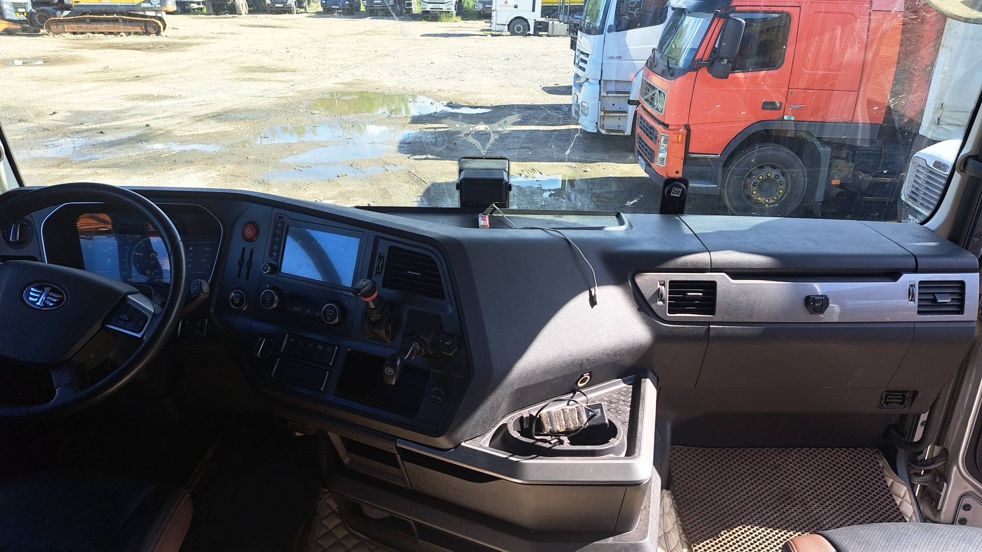 FAW CA4180P77K25E5 4x2,  227 263 км, 2023 года в лизинг