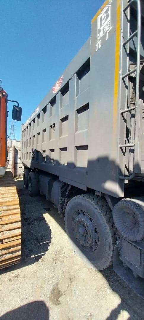 FAW CA3310P66K24T4E5 8х4,  135 366 км, 2022 года в лизинг