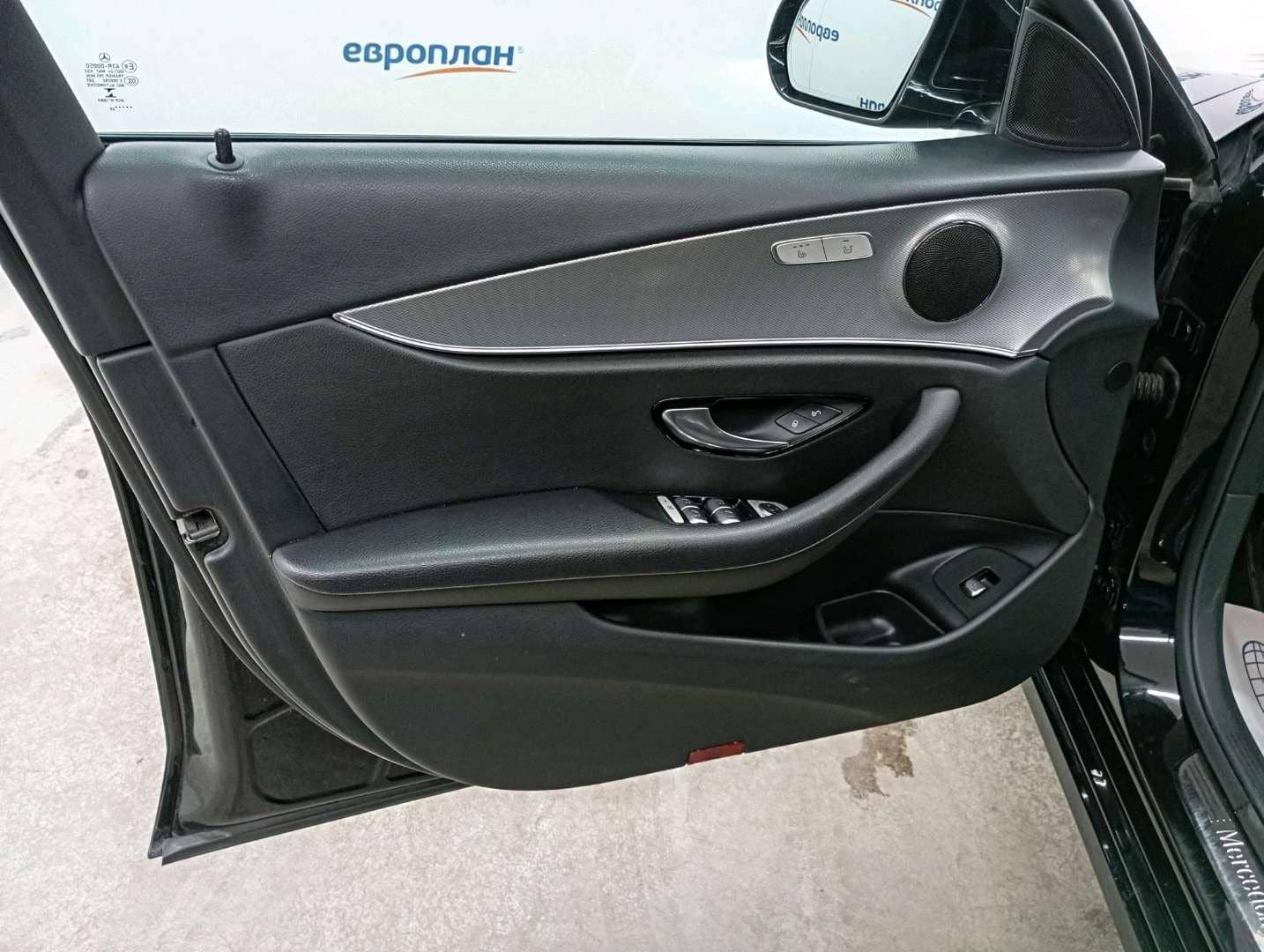 Mercedes-Benz E седан,  184 303 км, 2020 года в лизинг