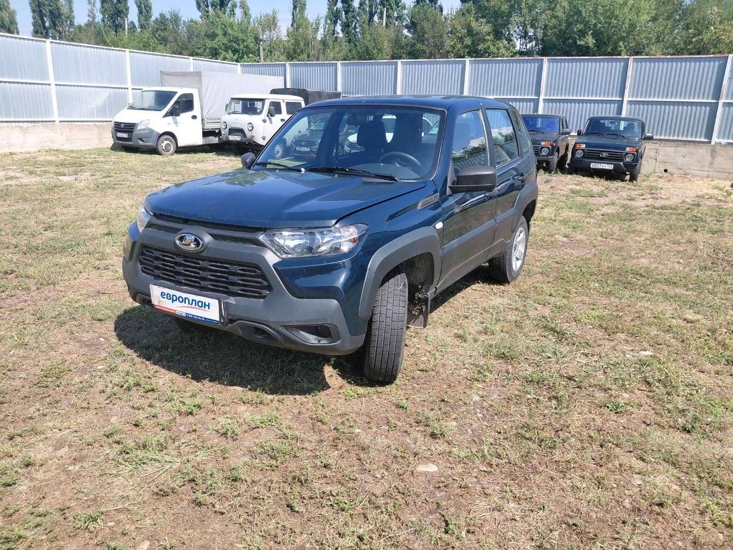 Lada Niva Travel