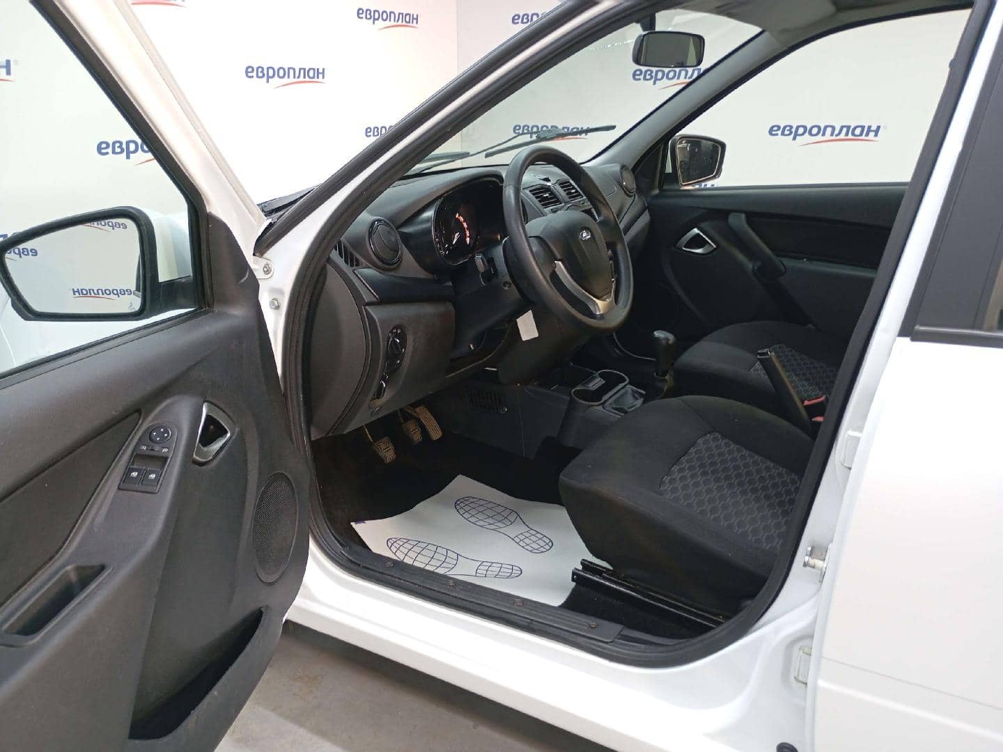 Lada Granta седан,  76 172 км, 2023 года в лизинг