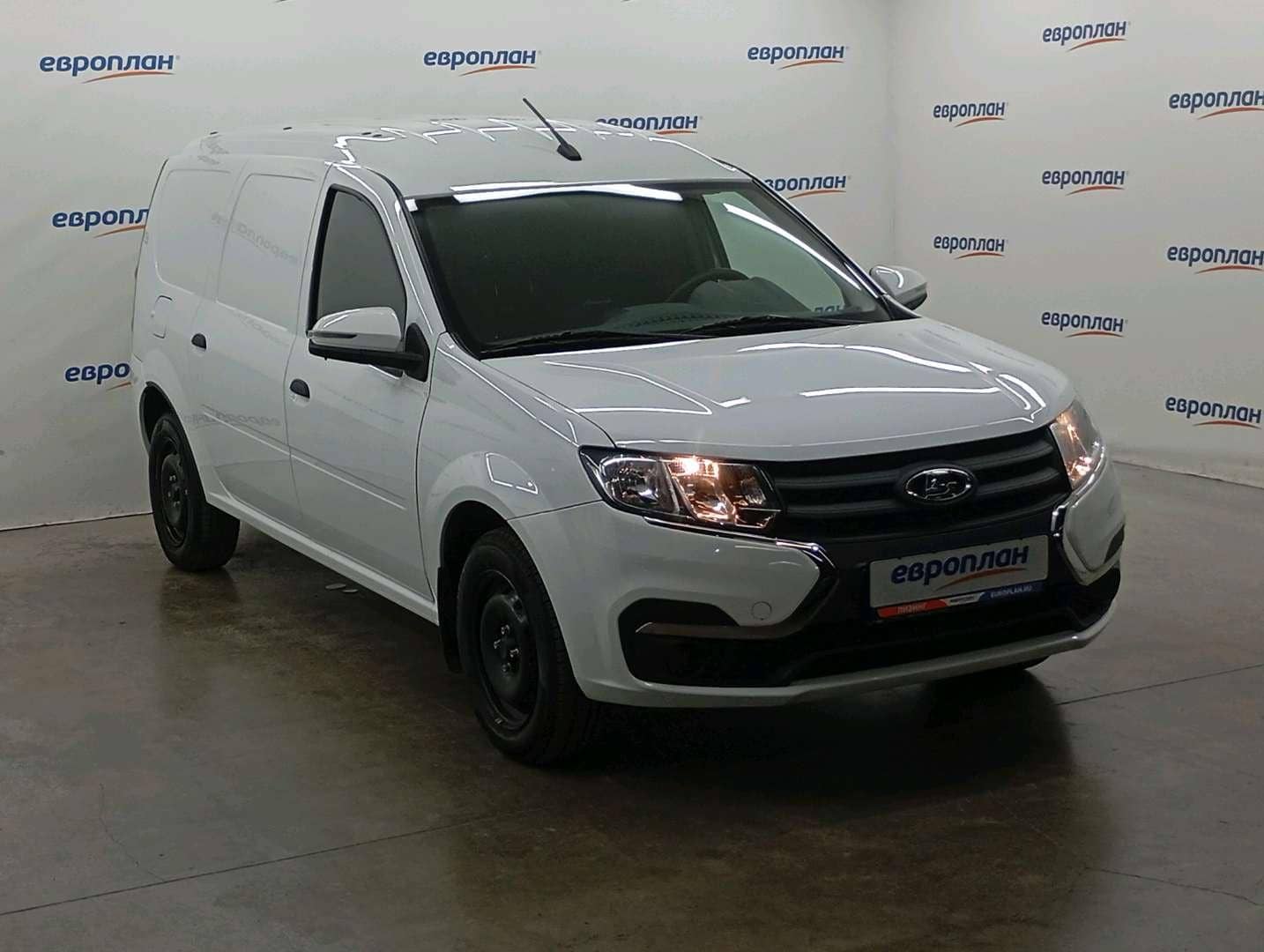 Lada Granta фургон,  981 км, 2024 года в лизинг