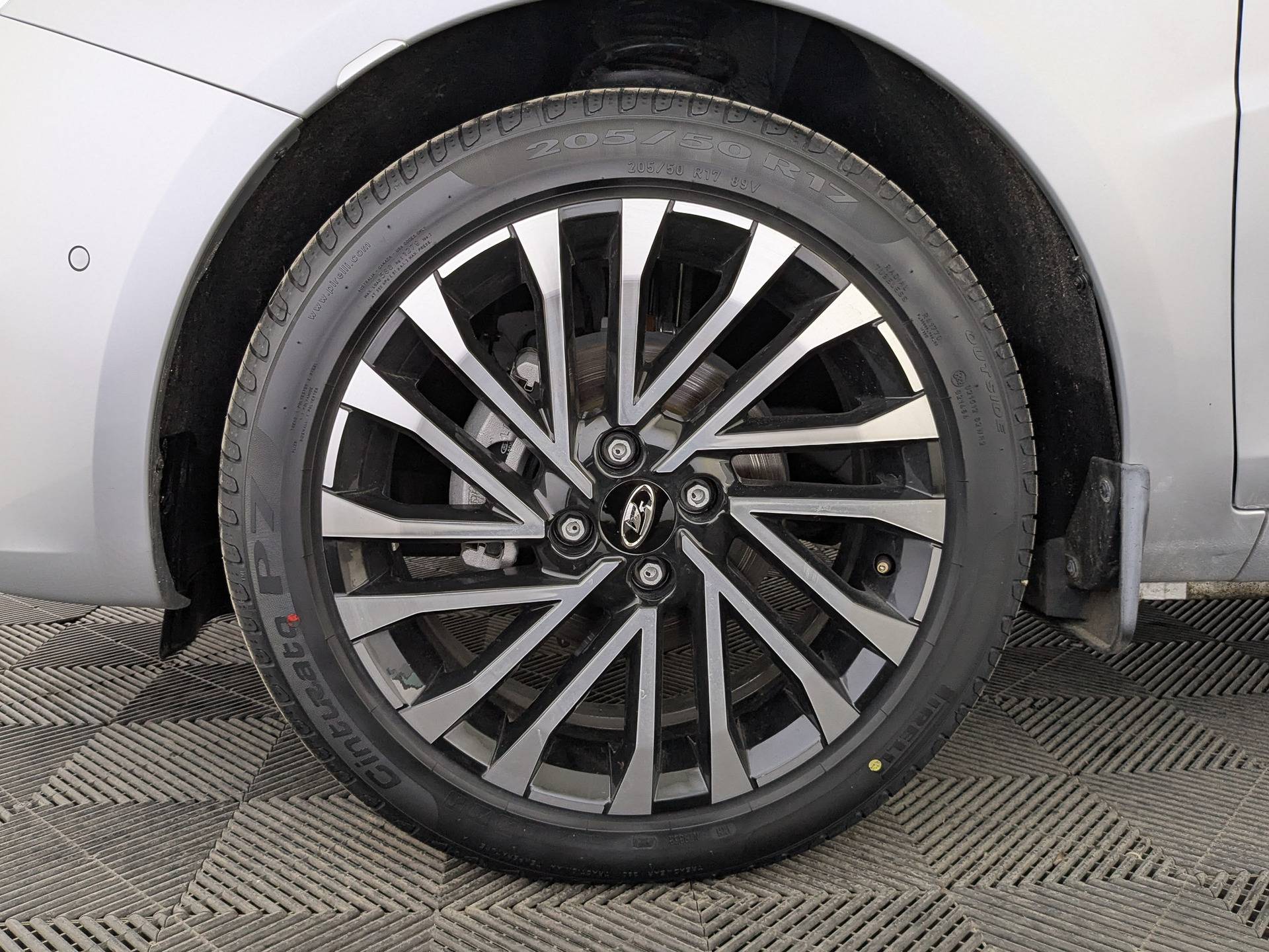 Lada Aura 1.8 CVT 2WD Status