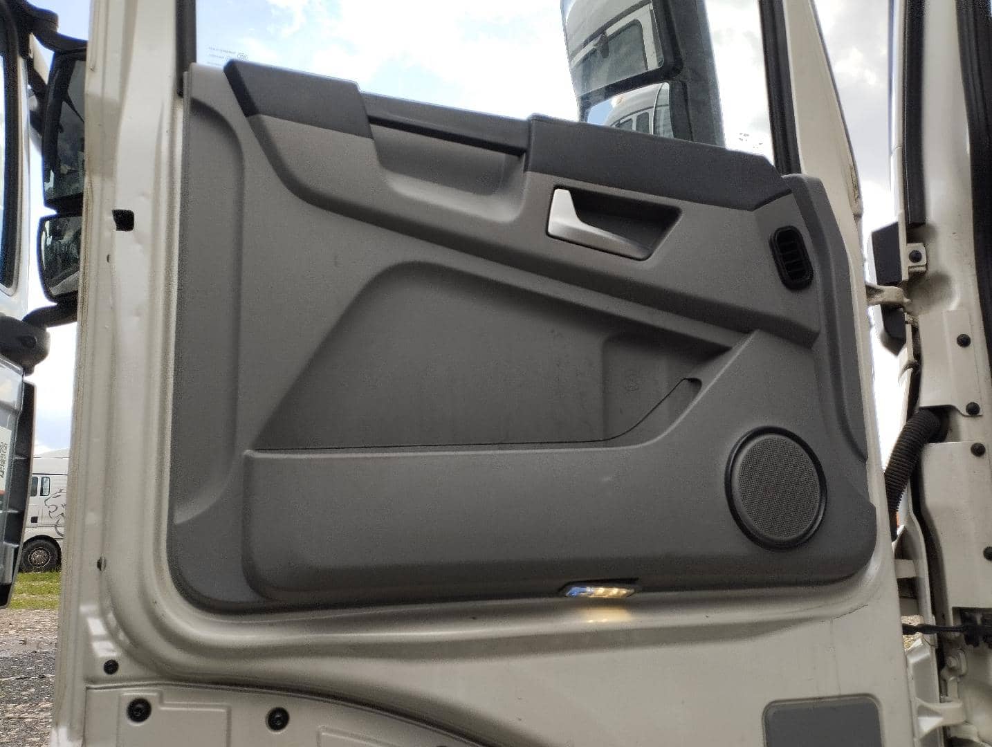 DongFeng DFH4186 (KX),  257 547 км, 2023 года в лизинг