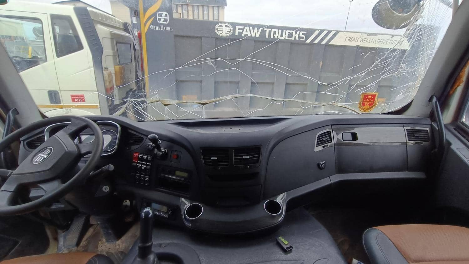 FAW CA3250P66K24L1TE5 6x6,  100 509 км, 2022 года в лизинг