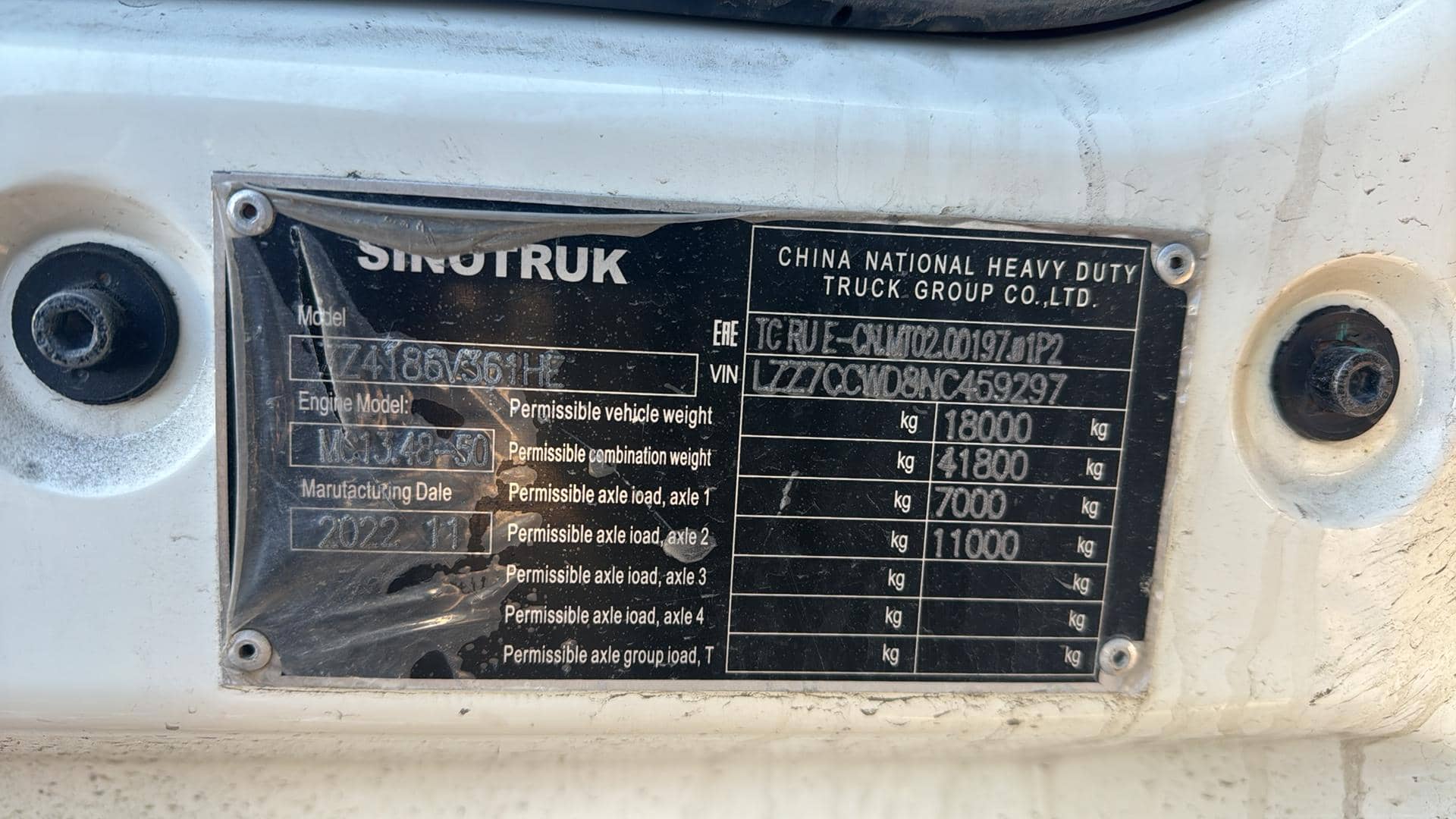 Sitrak C7H 4x2 ZZ4186V361HE,  437 295 км, 2022 года в лизинг