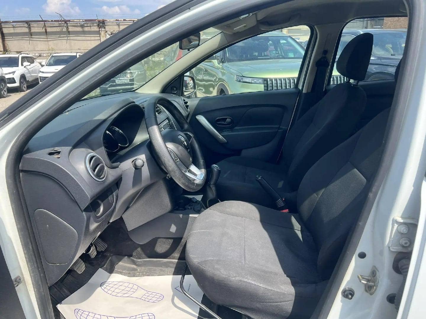 Renault Logan II,  139 803 км, 2019 года в лизинг