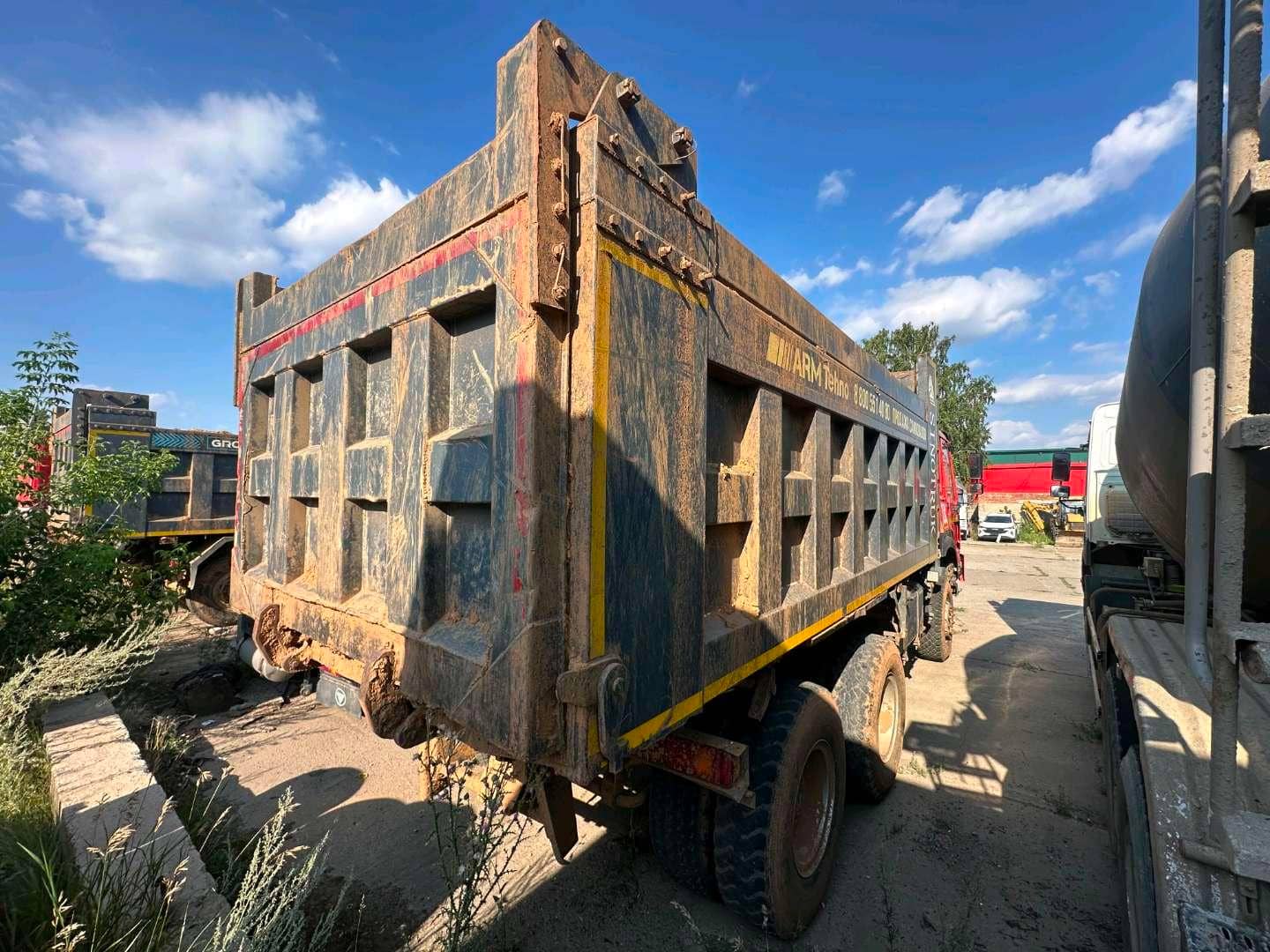 HOWO ZZ3327S3857E 6х6,  113 789 км, 2022 года в лизинг