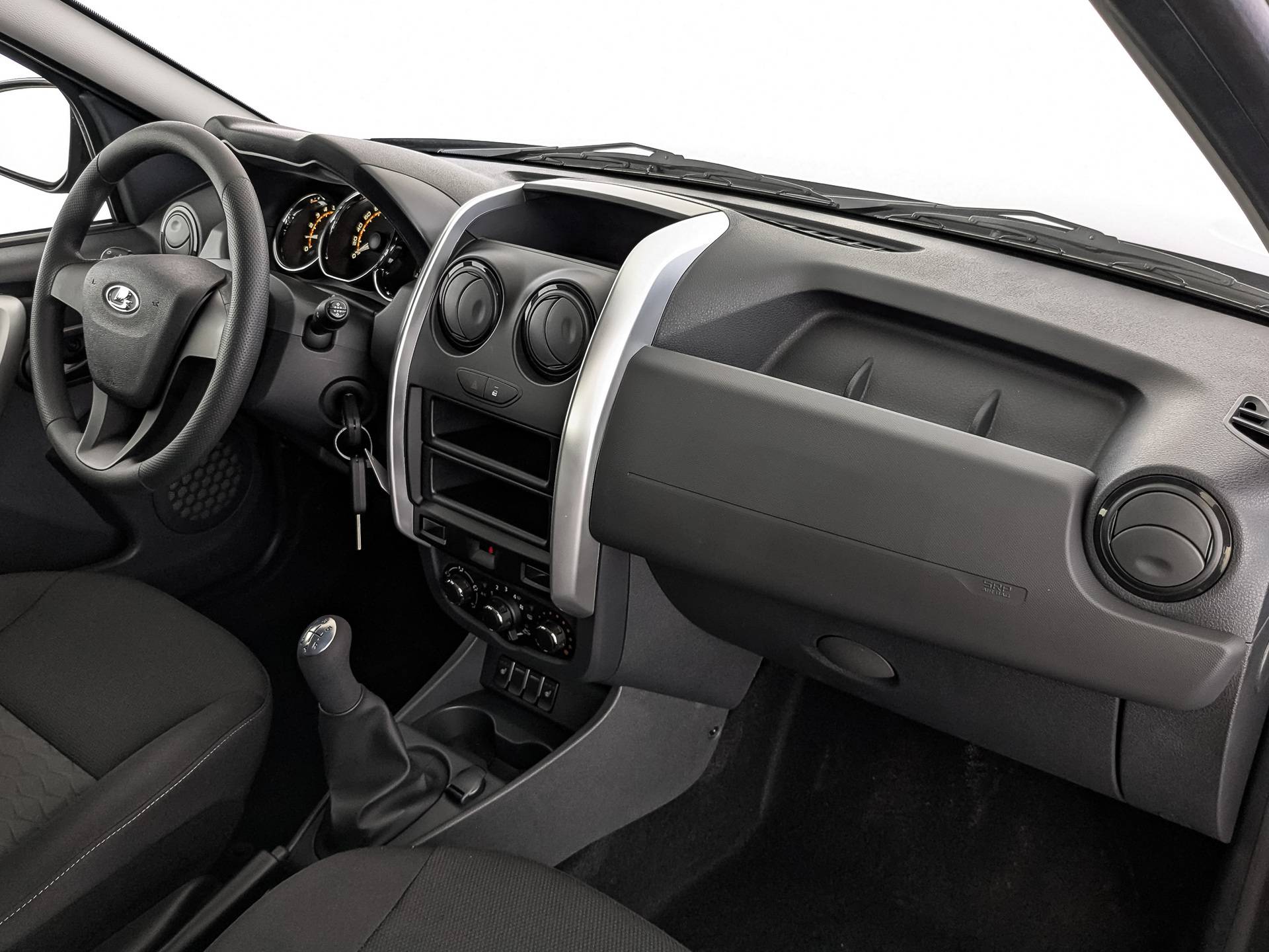 Lada Largus универсал Comfort 7 мест 1.6 90hp 5MT