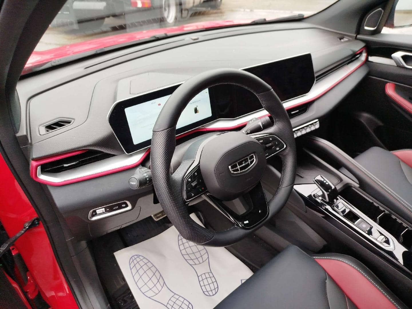Geely Coolray,  15 159 км, 2024 года в лизинг