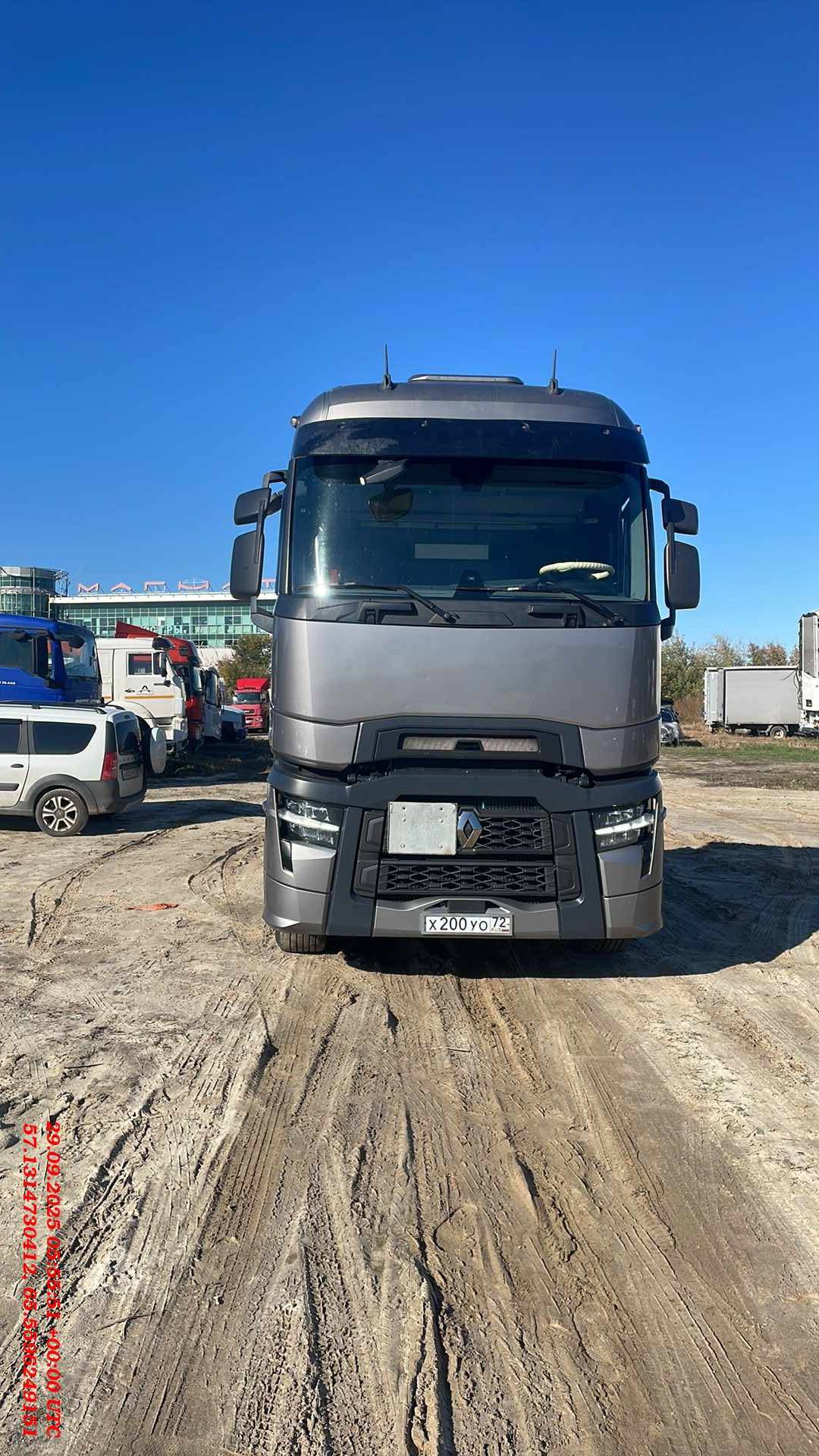 Renault T 520 4x2 (High Sleeper Cab),  377 894 км, 2022 года в лизинг