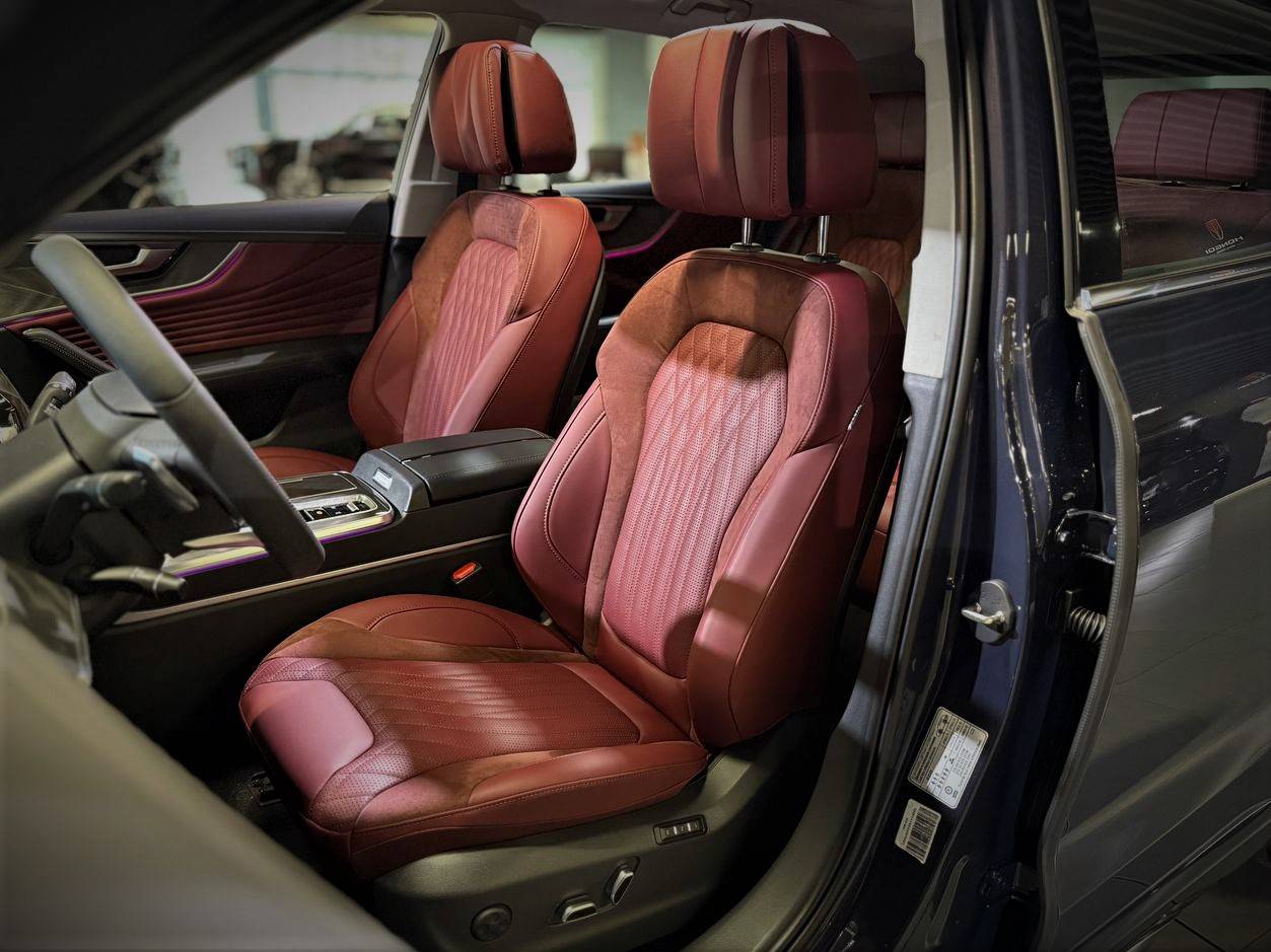 Hongqi HS5 Deluxe 2.0T AWD