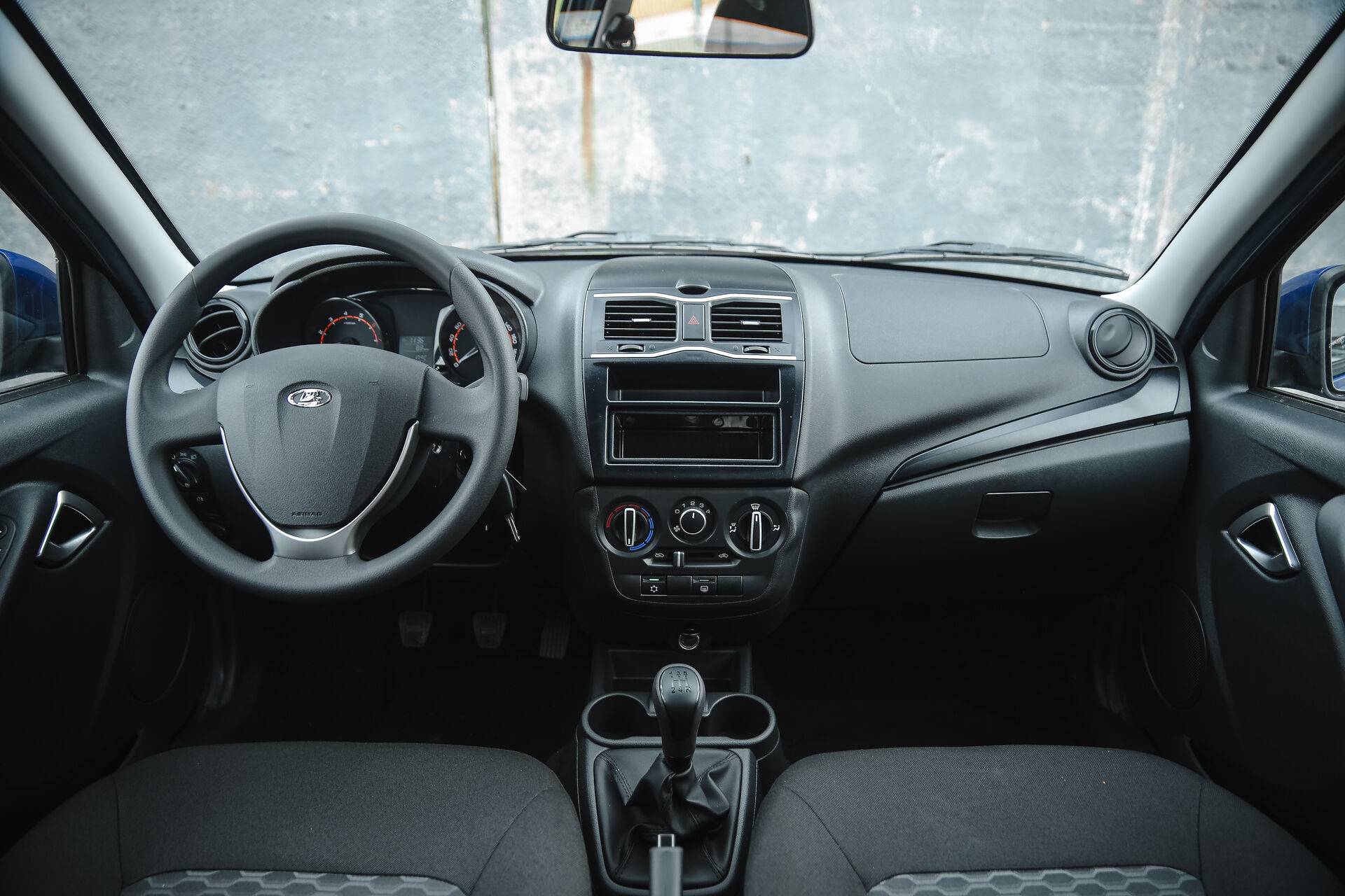 Lada Granta седан Classic 24 Кондиционер 1.6 90hp 5MT