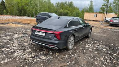 Hongqi H5