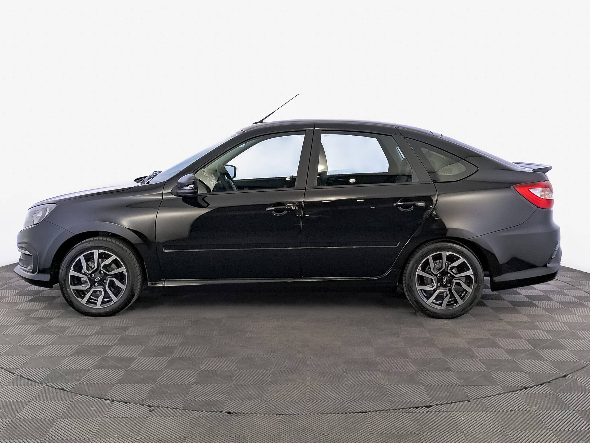 Lada Granta Drive Active Comfort 24 1.6 106hp 5MT