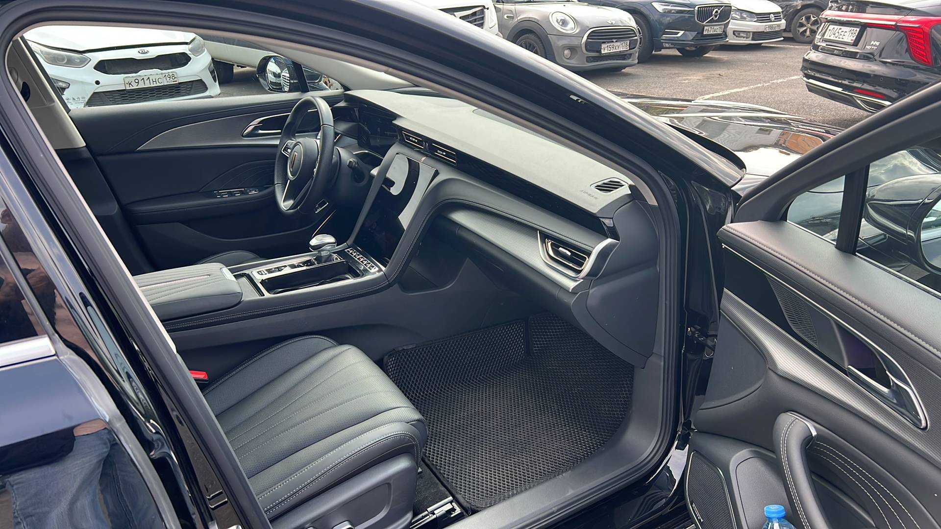 Hongqi H5,  34 097 км, 2024 года в лизинг