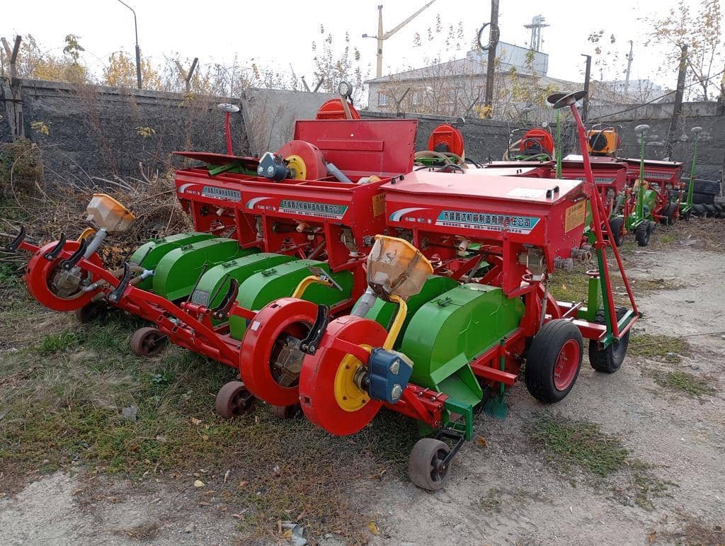 Jilin Kangda Agricultural Machinery 2BXF-27 Многофункциональная рядовая сеялка для посева и внесения удобрений
