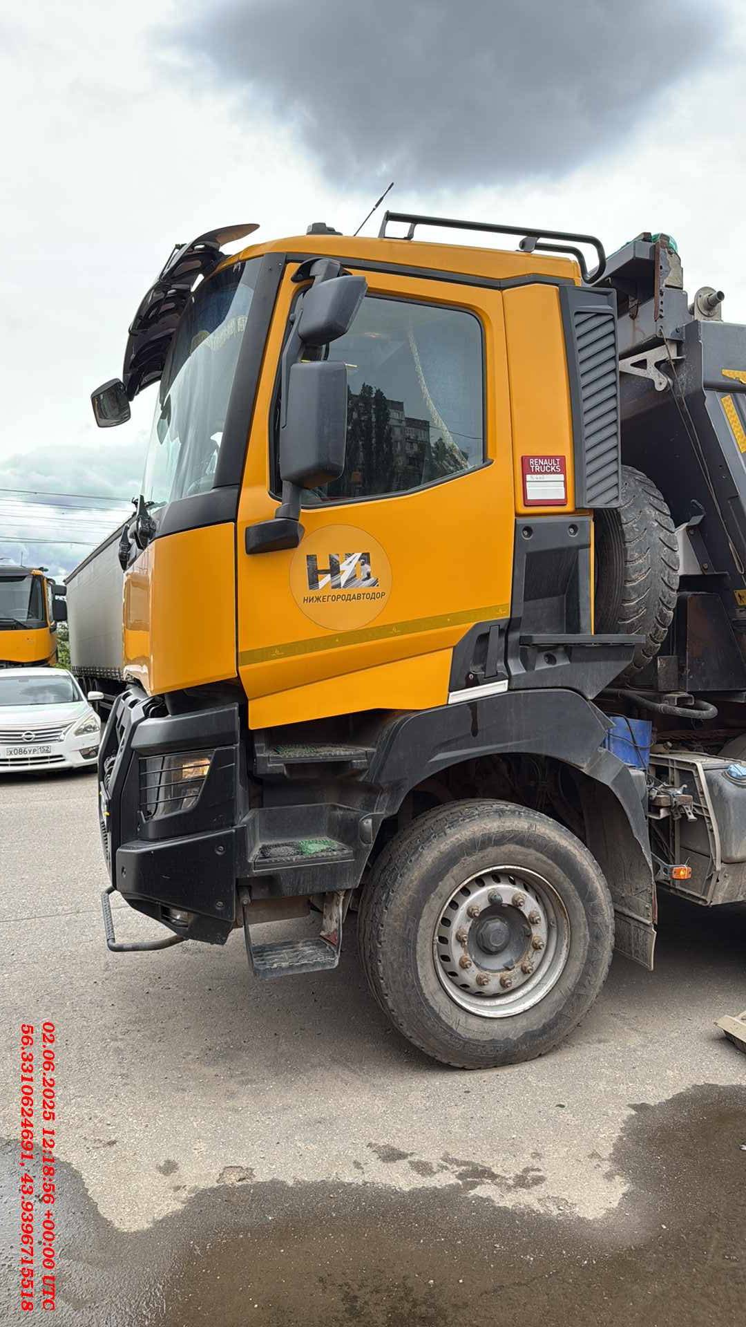 Renault К 440 8X4 (Day cab)