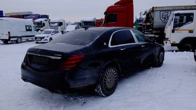 Mercedes-Benz S седан