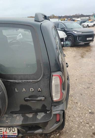 Lada Niva Travel