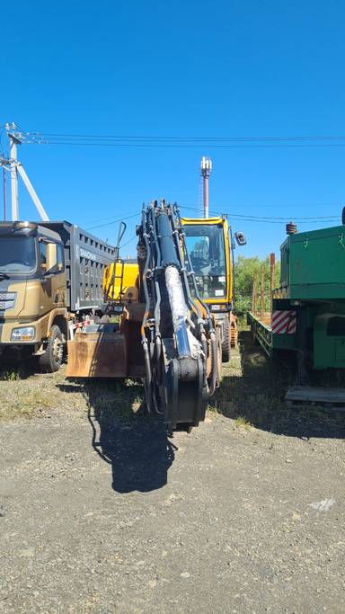 Hyundai R210W-9S