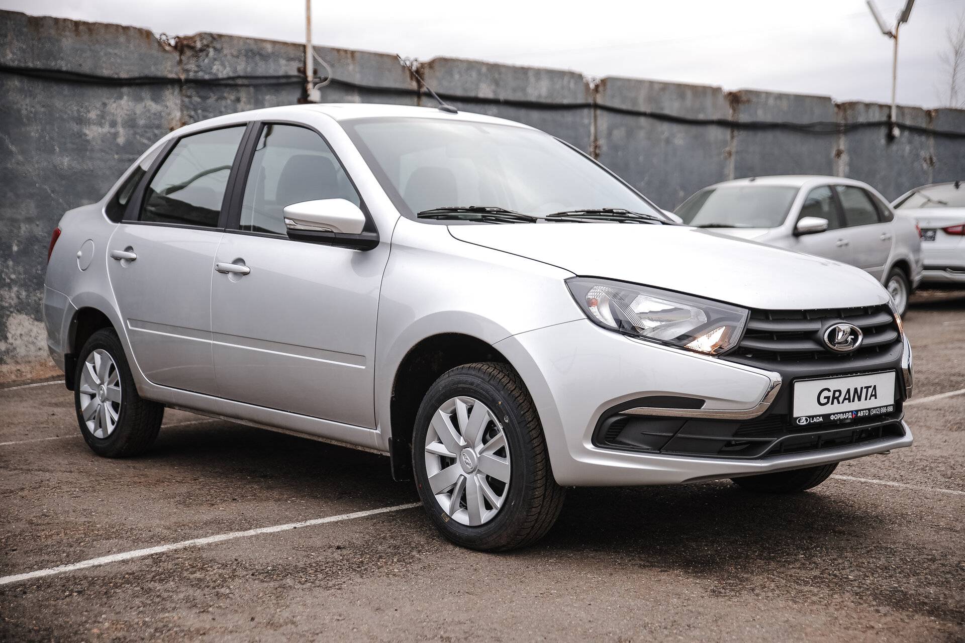 Lada Granta седан Comfort 1.6 90hp 5MT