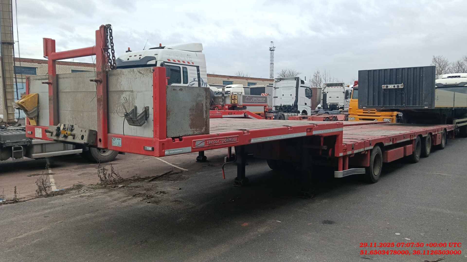 Тверьстроймаш Низкорамный раздвижной полуприцеп 993941-LE35