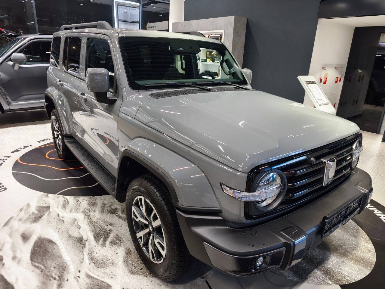 Tank 300 City Premium 2.0 8AT 4WD