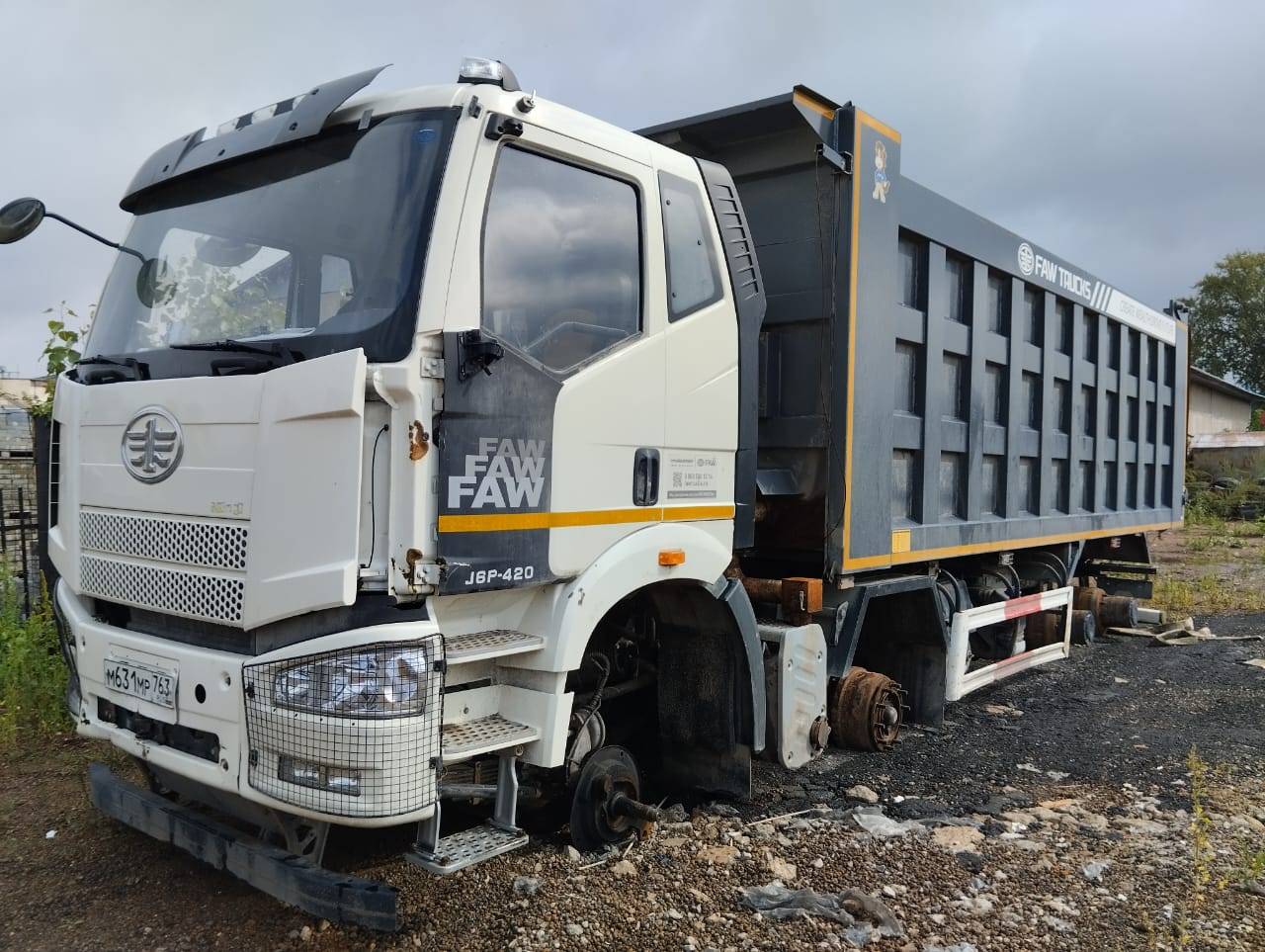 FAW CA3310P66K24T4E5 8х4