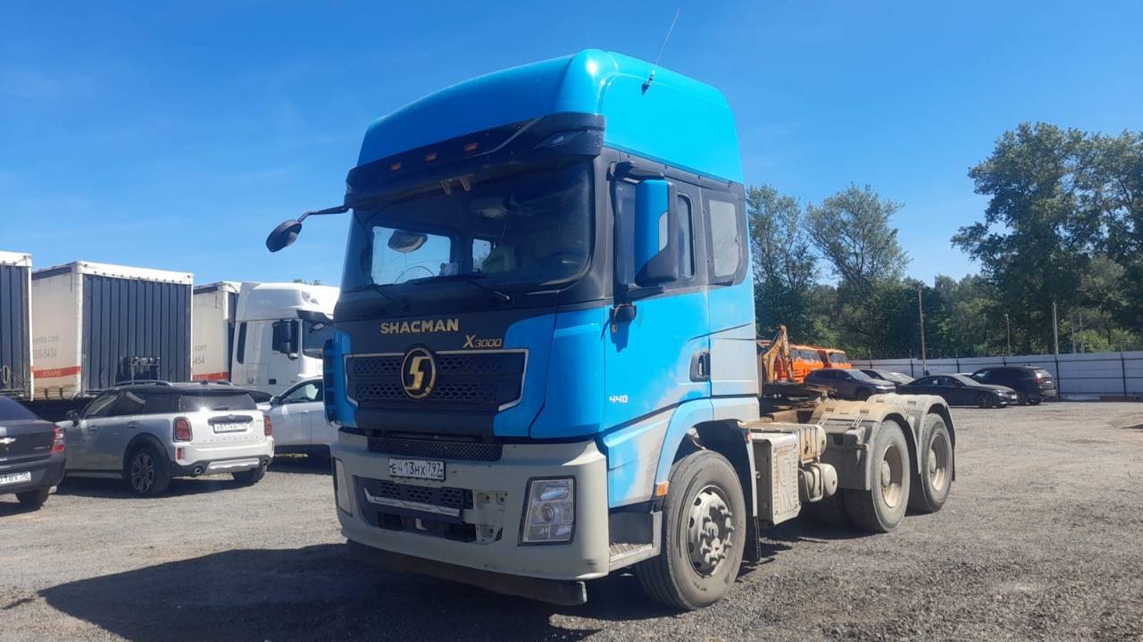 Shacman SX42584W324C