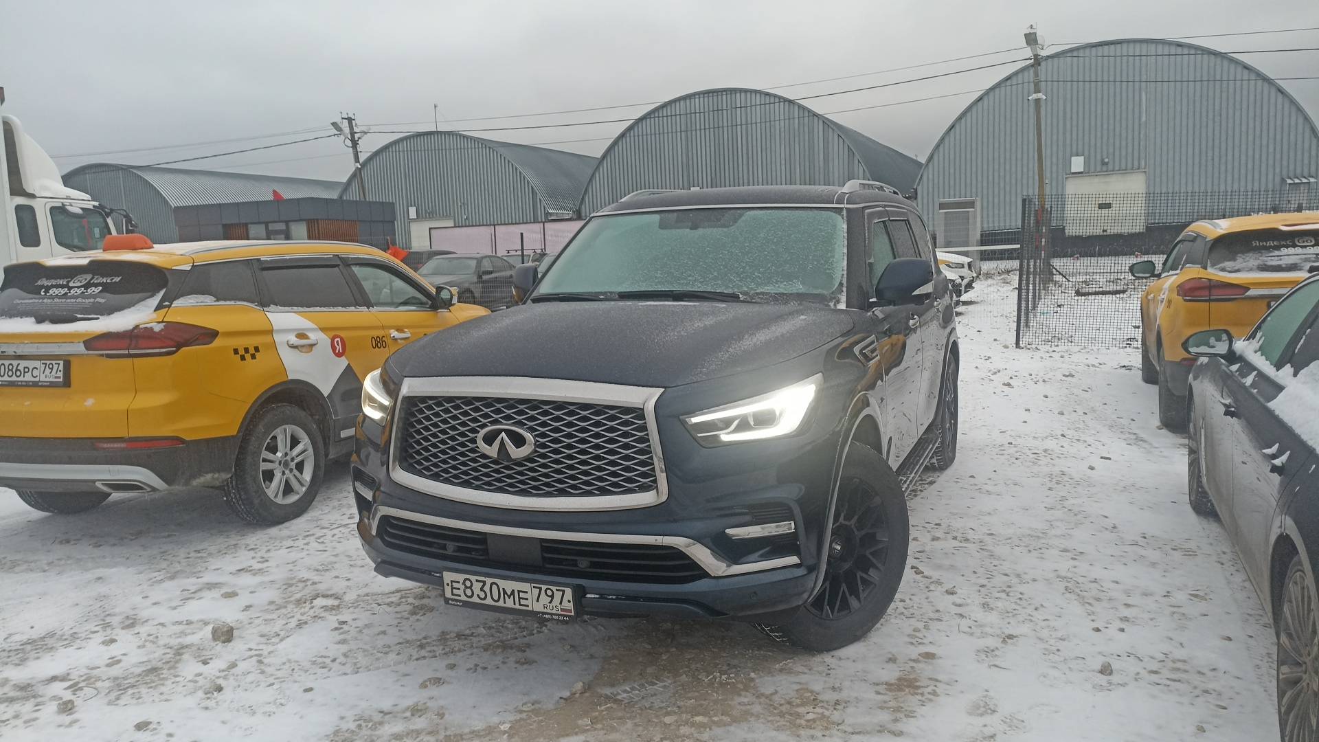 INFINITI QX80