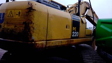 KOMATSU PC220-8MO