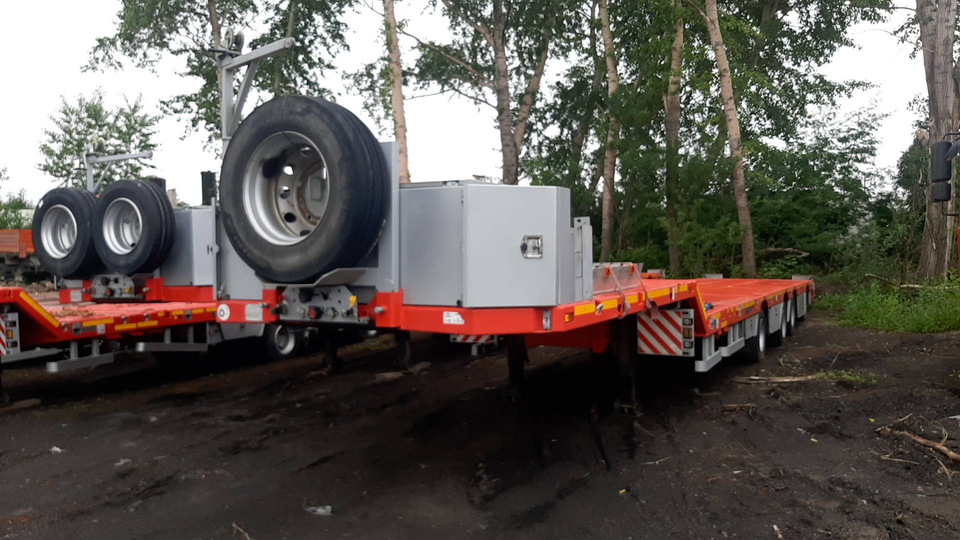 Компания СпецПрицеп Тяжеловоз низкорамный 9942L4