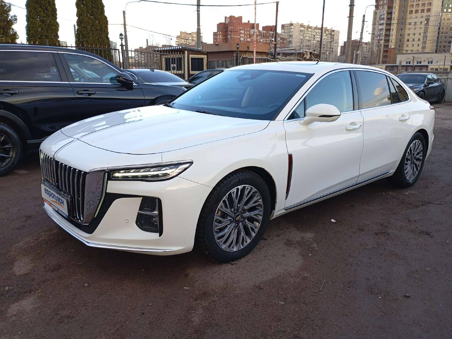 Hongqi H5