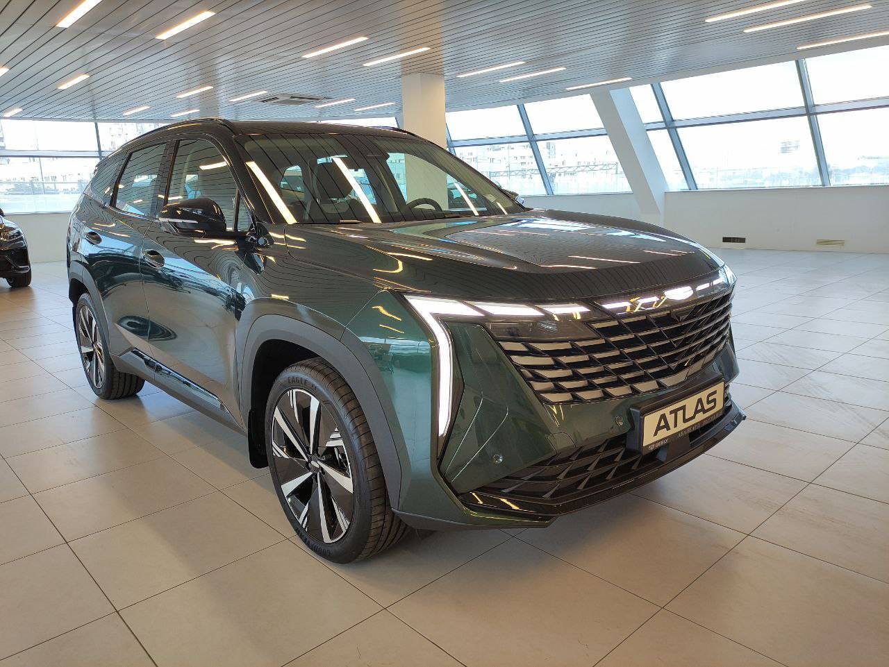 Geely Atlas Флагман Спорт 2.0Т АТ полный привод