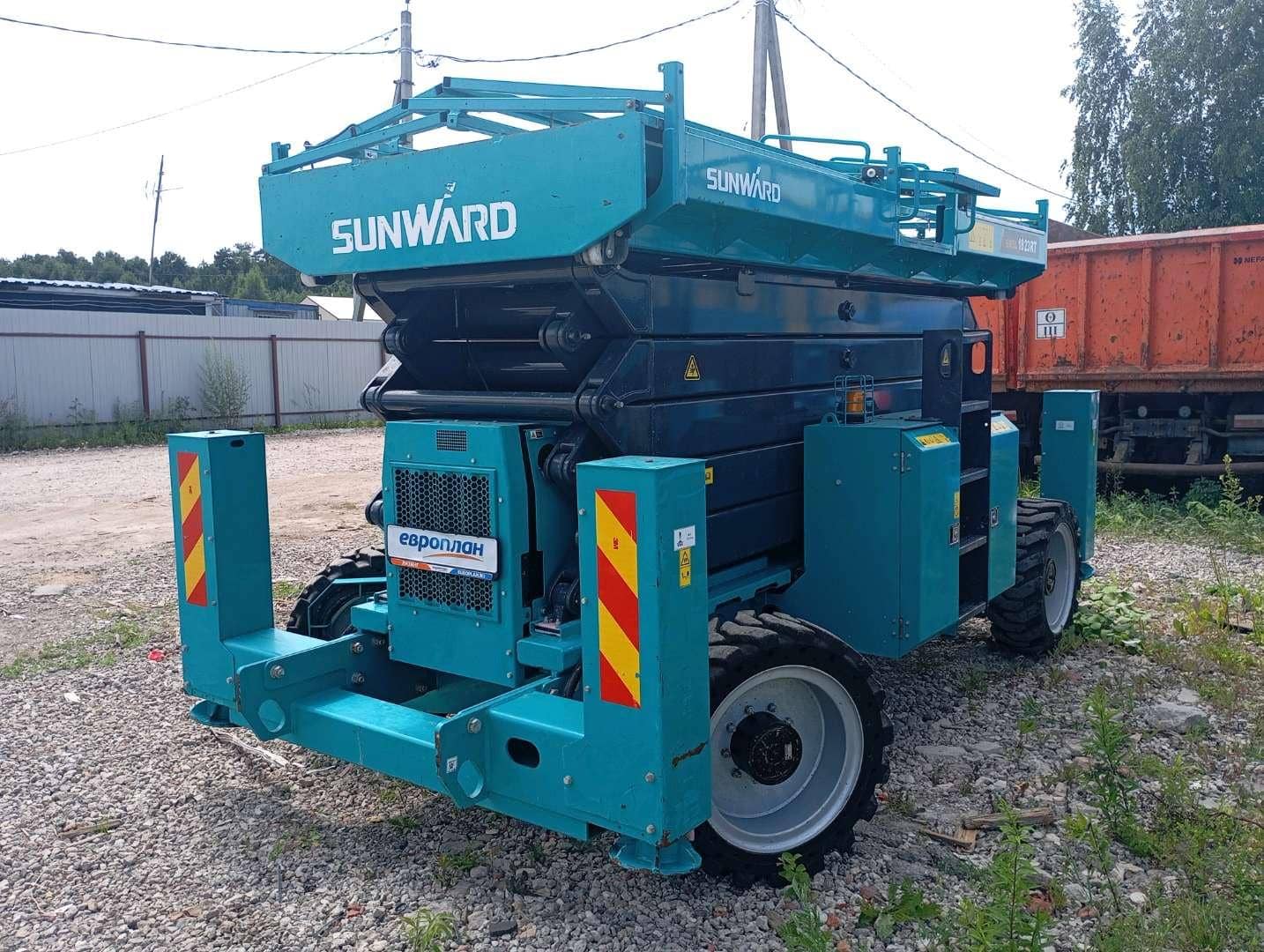 SUNWARD SWSL1823RT ножничный подъемник