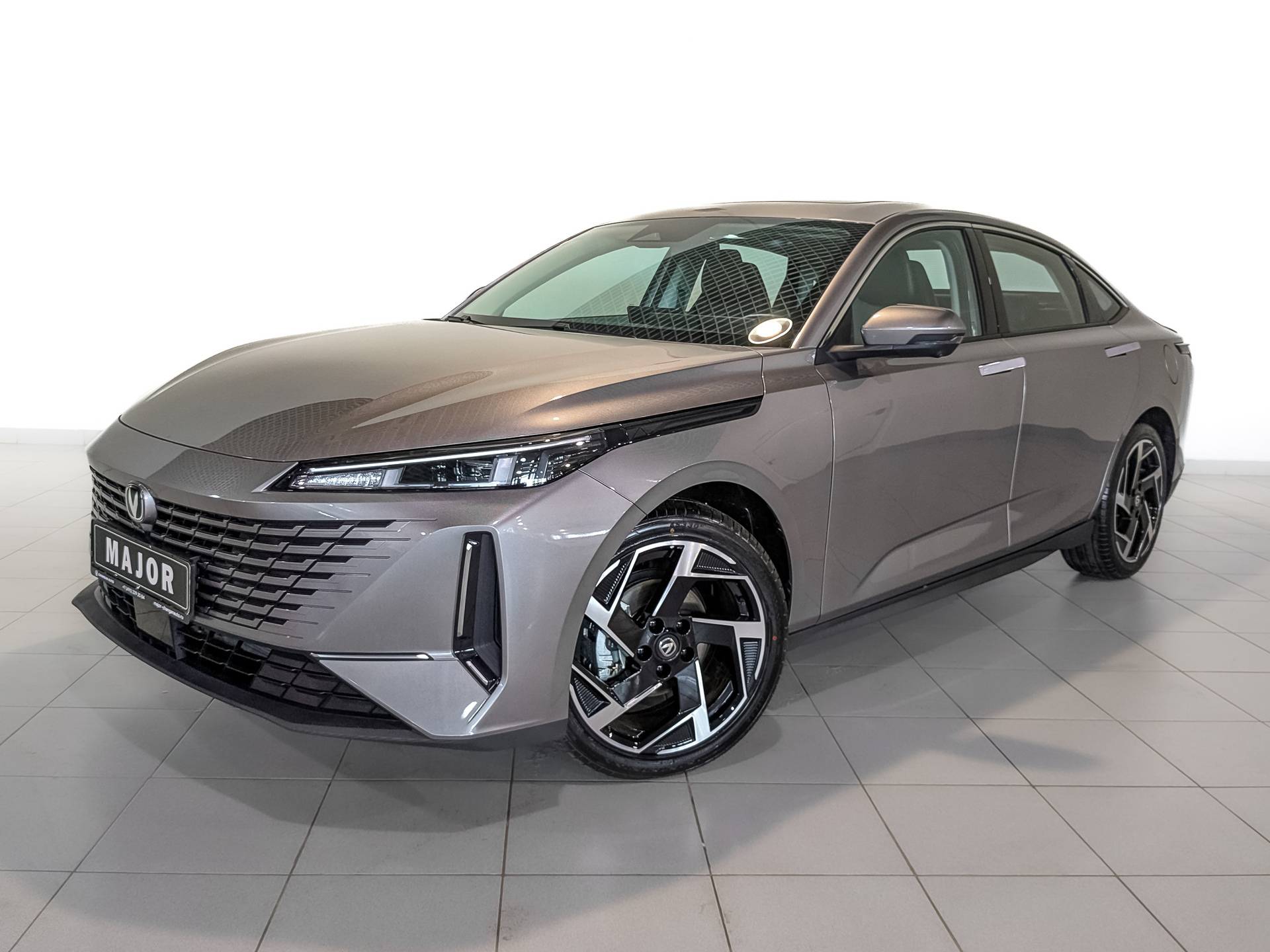 Changan Lamore Tech 1.5 DCT 180hp 2WD