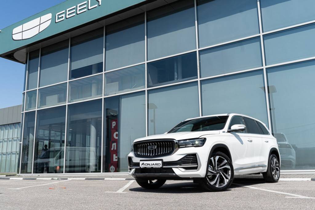 Geely Monjaro Flagship 2.0T (238 hp) 8AT 4WD