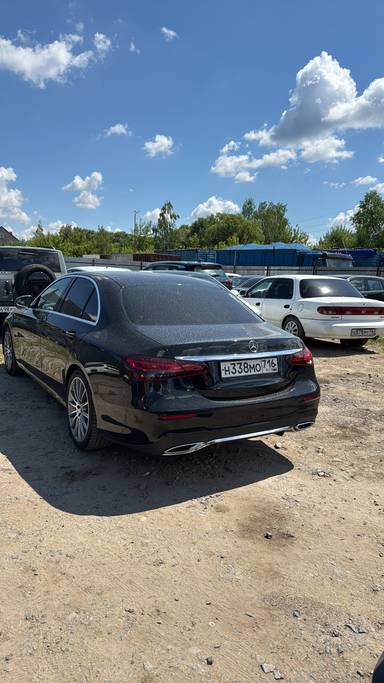Mercedes-Benz E седан