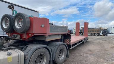 Компания СпецПрицеп Тяжеловоз раздвижной 9942L3