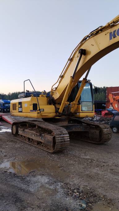 KOMATSU PC300-8MO