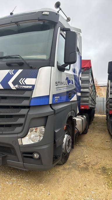 Mercedes-Benz Actros 1853