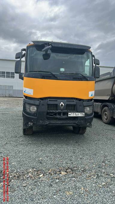 Renault K 430 8X4 (Day cab)